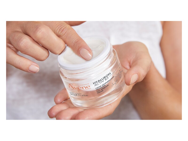 Avene Hyaluron Activ B3 Krém pro obnovu buněk 50 ml Avene Hyaluron Activ B3 Krém pro obnovu buněk 50 ml