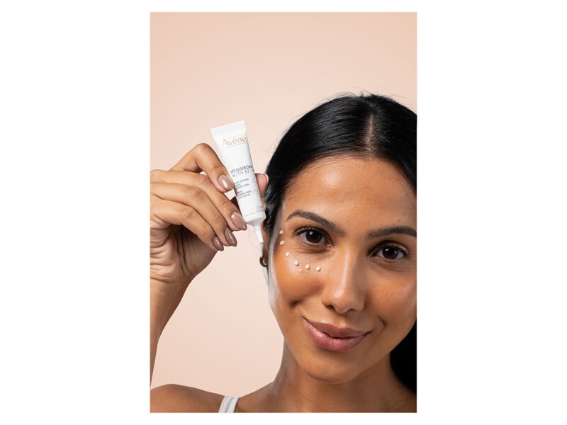 Avene Hyaluron Activ B3 Oční krém s trojitým účinkem 15 ml Avene Hyaluron Activ B3 Oční krém s trojitým účinkem 15 ml