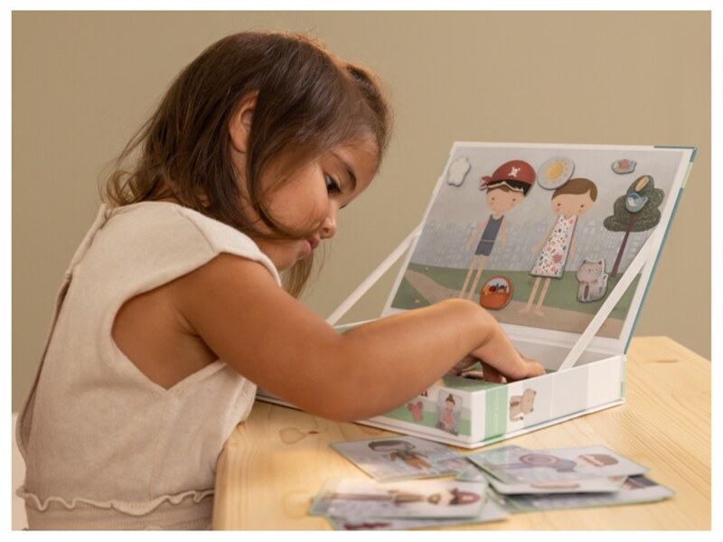 Little Dutch Magnetická hra oblékací Jim a Rosa