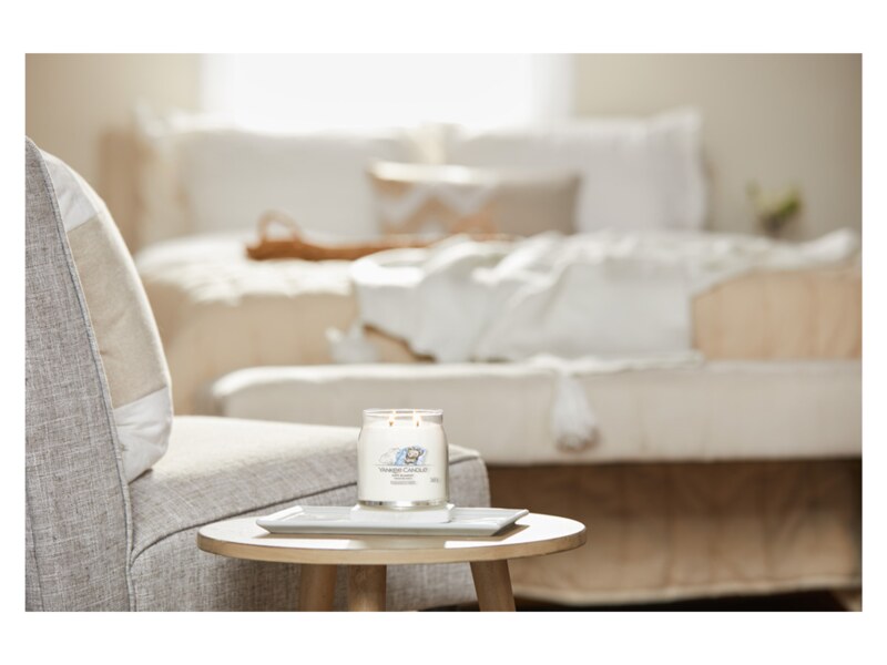 Yankee Candle Signature svíčka střední 2 knoty Soft Blanket 368 g  