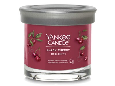 Yankee Candle Signature svíčka malá Black Cherry 122 g  