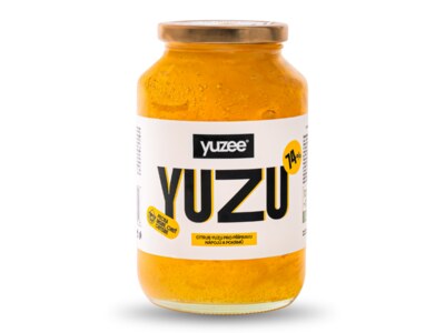 Yuzee Yuzu ovocný koncentrát s kousky yuzu pro přípravu nápojů a pokrmů 1000 g