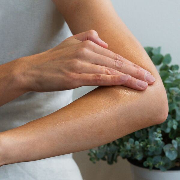 Abena Skincare Chladící a ošetřující Aktiv gel 250 ml Abena Skincare Chladící a ošetřující Aktiv gel 250 ml