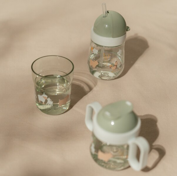 Little Dutch Hrnek s brčkem 300 ml 9m+ Farma Little Dutch Hrnek s brčkem 300 ml 9m+ Farma