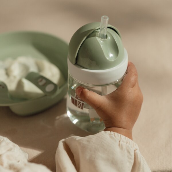 Little Dutch Hrnek s brčkem 300 ml 9m+ Farma Little Dutch Hrnek s brčkem 300 ml 9m+ Farma