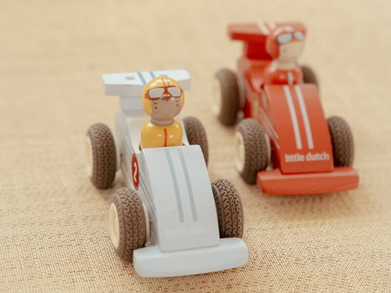 Little Dutch Závodní autíčka na setrvačník dřevěná Little Dutch Závodní autíčka na setrvačník dřevěná