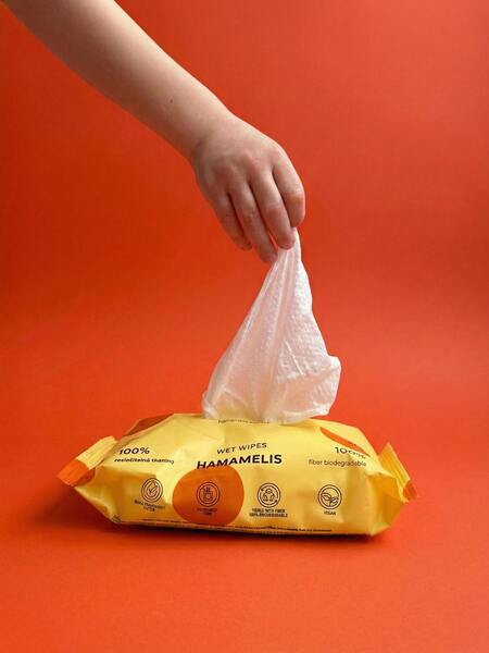 Kolorky Dětské vlhčené ubrousky s výtažkem z vilínu lékařského 60 ks Kolorky Dětské vlhčené ubrousky s výtažkem z vilínu lékařského 60 ks