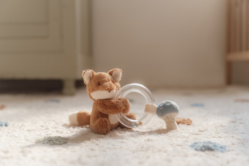 Little Dutch Chrastítko s liškou Forest Friends 1 ks