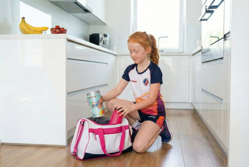 Penco Junior Sport Drink iontový nápoj Jahoda a banán 700 g