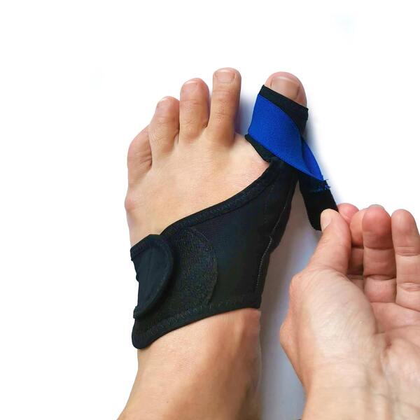 Svorto Bandáž Hallux Valgus s gelovým chráničem palce (vel. S/M) pravá 1 ks Svorto Bandáž Hallux Valgus s gelovým chráničem palce (vel. S/M) pravá 1 ks