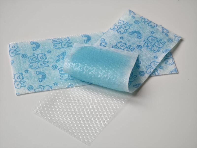 Jadob Dermaplick Touch Chladivá hydrogelová náplast 4,5 x11 cm 2 ks Jadob Dermaplick Touch Chladivá hydrogelová náplast 4,5 x11 cm 2 ks