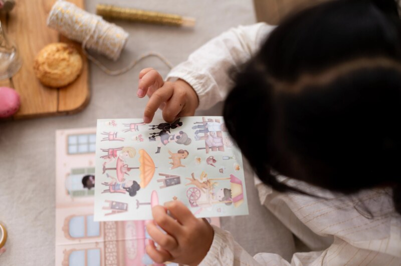Little Dutch Rosa Knížka se samolepkami Nakupování 1 ks Little Dutch Rosa Knížka se samolepkami Nakupování 1 ks