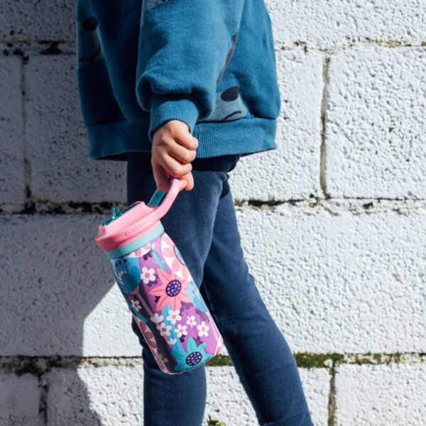 Quokka Pop Kids Blooming Garden Nerezová termoláhev s pítkem 445 ml 1 ks Quokka Pop Kids Blooming Garden Nerezová termoláhev s pítkem 445 ml 1 ks