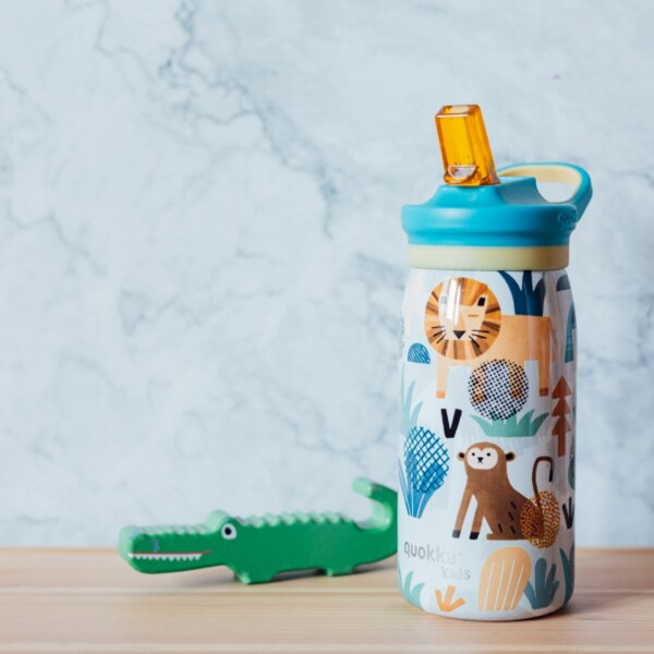 Quokka Pop Kids Safari Nerezová termoláhev s pítkem 445 ml 1 ks Quokka Pop Kids Safari Nerezová termoláhev s pítkem 445 ml 1 ks