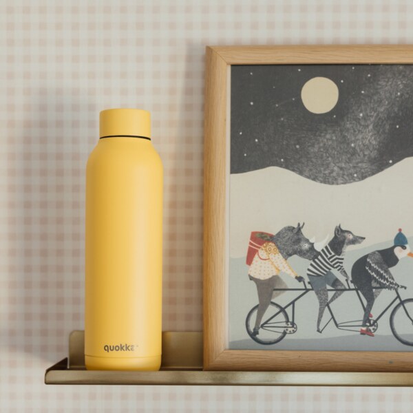 Quokka Solid Light Yellow Nerezová termoláhev 630 ml 1 ks Quokka Solid Light Yellow Nerezová termoláhev 630 ml 1 ks