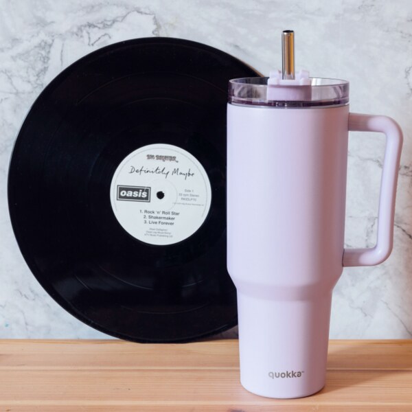 Quokka Stream Purple Nerezový termohrnek s brčkem 1200 ml 1 ks Quokka Stream Purple Nerezový termohrnek s brčkem 1200 ml 1 ks