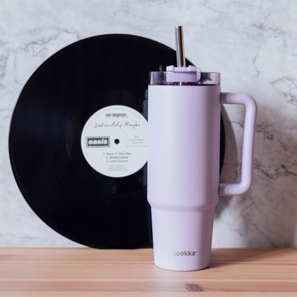 Quokka Stream Purple Nerezový termohrnek s brčkem 950 ml 1 ks Quokka Stream Purple Nerezový termohrnek s brčkem 950 ml 1 ks