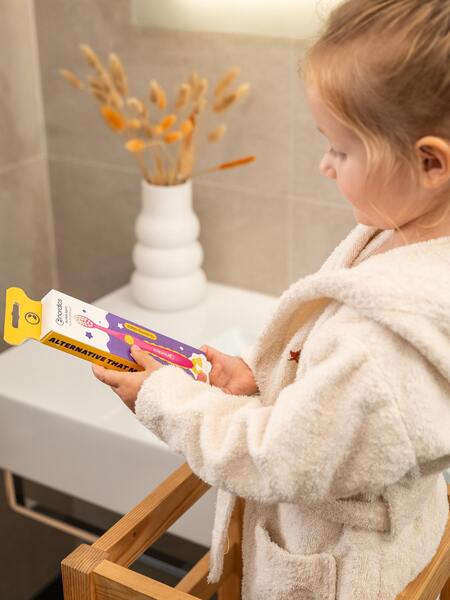 Nordics Premium Baby Soft 4080 zubní kartáček žlutý 0-2 roky 1 ks