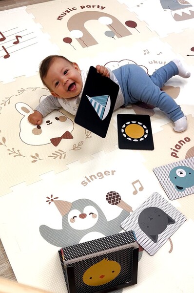 2Kids Toys Podložka na hraní zvířecí párty 9 ks 2Kids Toys Podložka na hraní zvířecí párty 9 ks