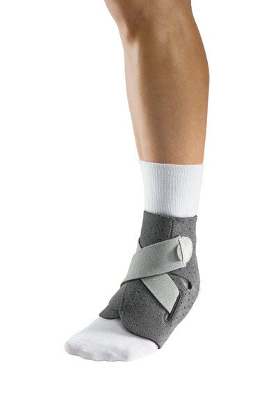 Mueller Adjust-To-Fit Ankle support ortéza na kotník 1 ks