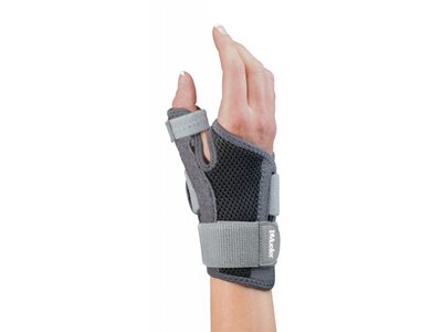 Mueller Adjust-To-Fit Thumb stabilizer ortéza na palec 1 ks Mueller Adjust-To-Fit Thumb stabilizer ortéza na palec 1 ks