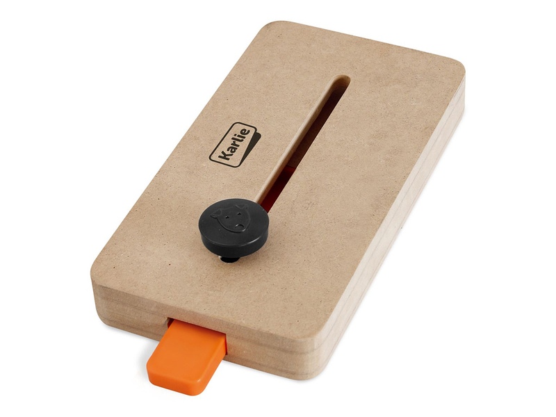 Karlie Interaktivní dřevěná hračka Abel 22x12 cm