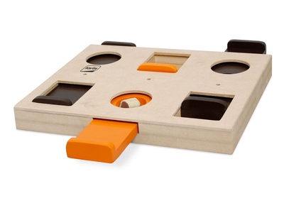 Karlie Interaktivní dřevěná hračka Diana 29x24x2,5 cm Karlie Interaktivní dřevěná hračka Diana 29x24x2,5 cm